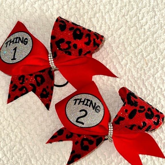 Thing 1 & 2 Hairbows - Picture 1 of 3
